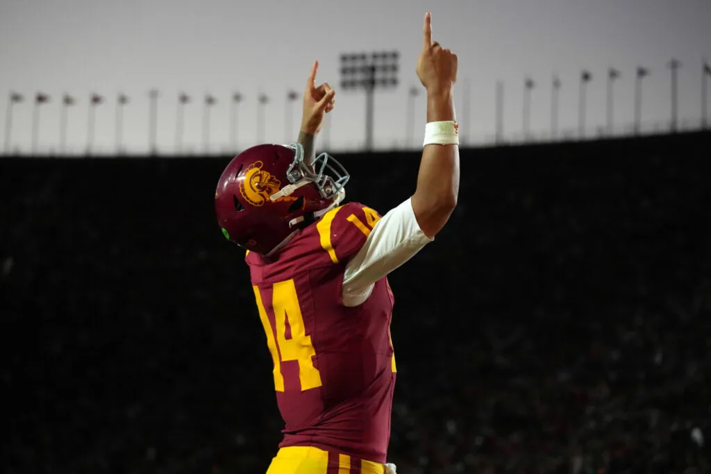 USC heads to Penn State with 5-1 record