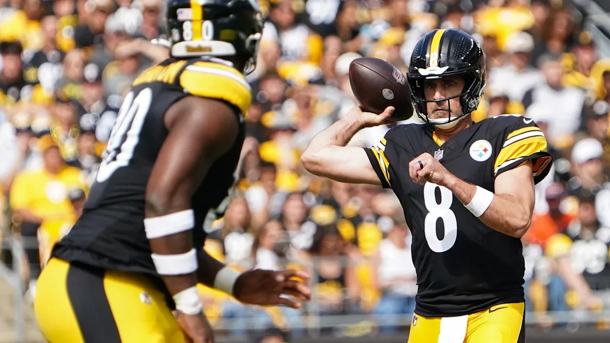 Rodgers aims for Bradshaw's 1982 record