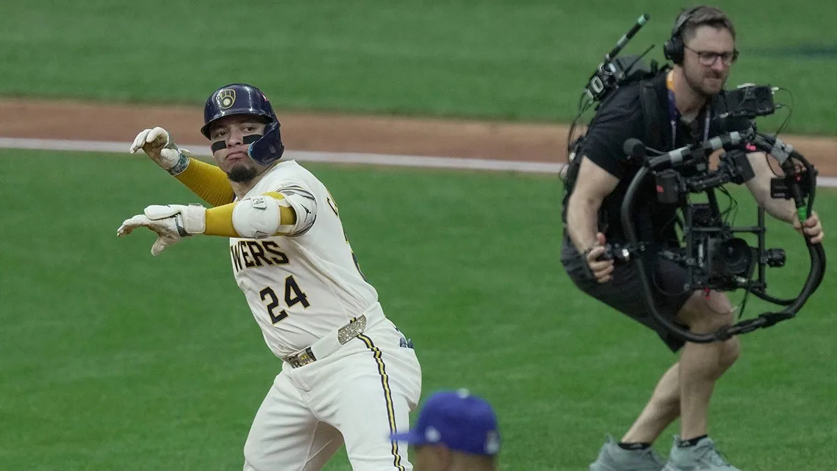 Brewers sweep Dodgers in NLCS