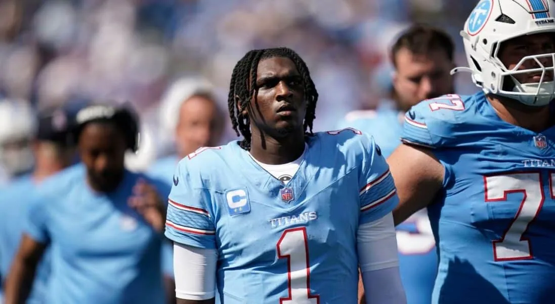 Titans QB's footwork issues spark criticism