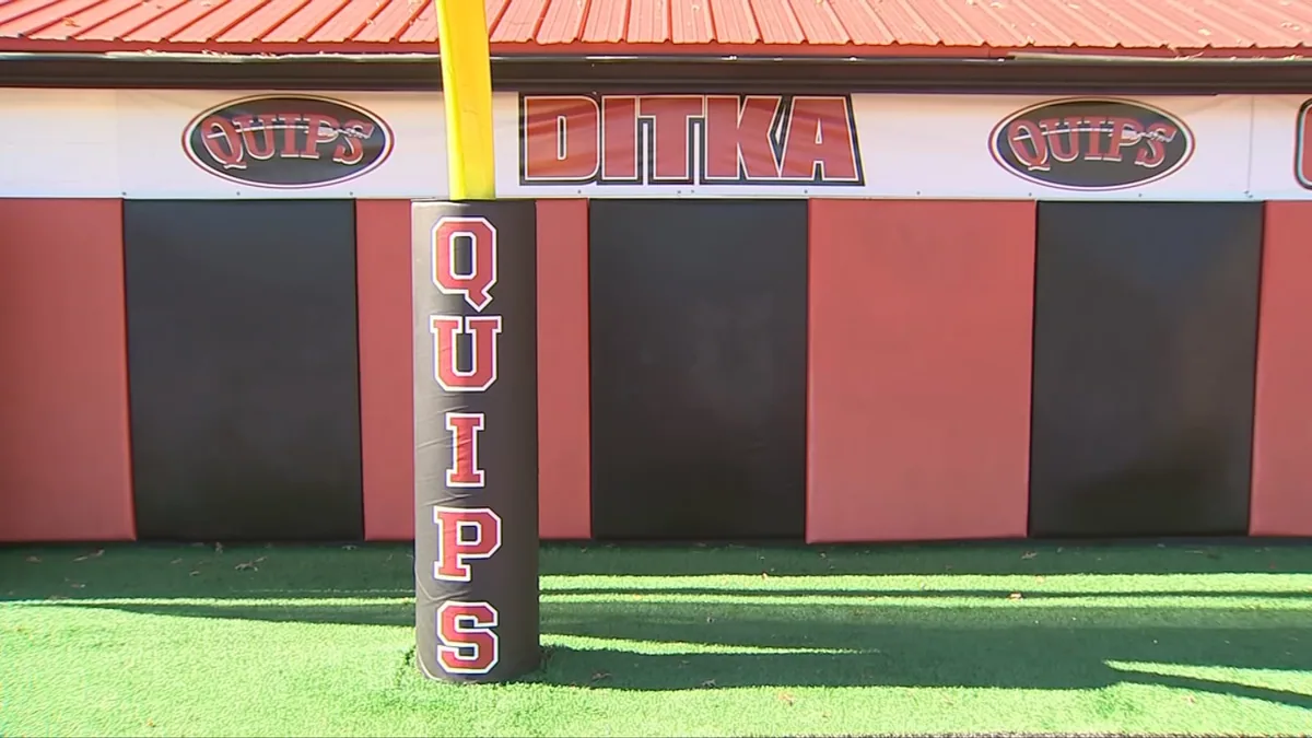Ditka honored with name on Aliquippa field