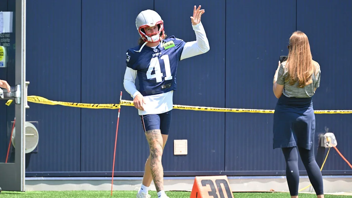 Schooler returns for Patriots in Week 5