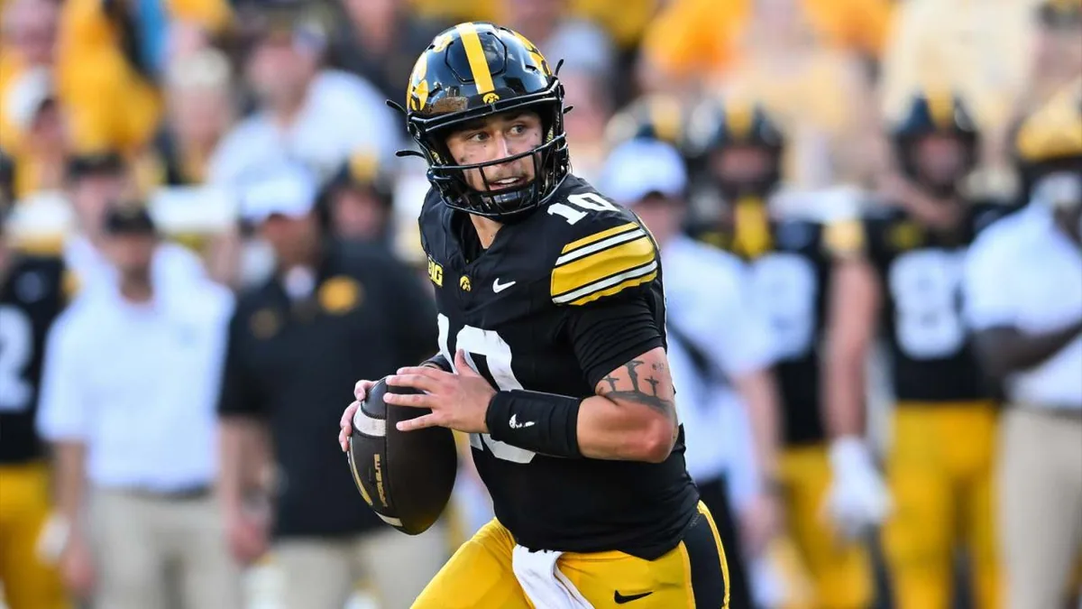 Iowa to start Hecklinski after Brown injury