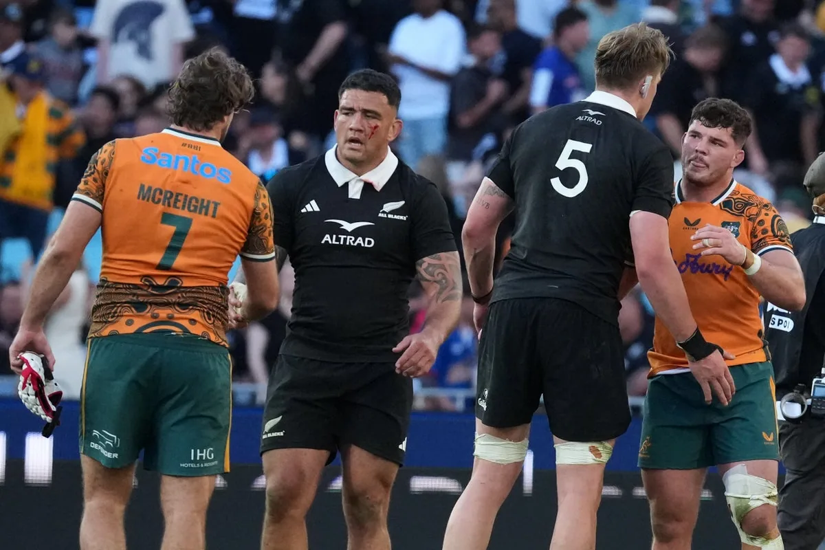 New Zealand dominate Australia in rugby clash