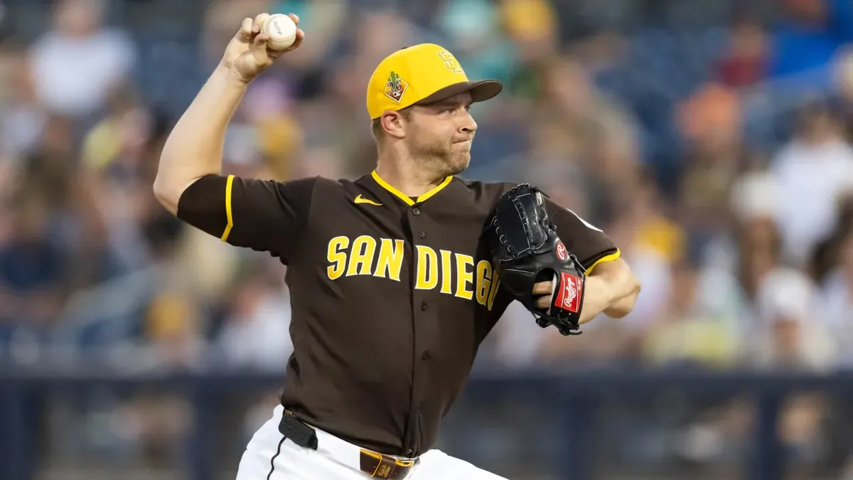 Padres exploring reunion with two free-agent pitchers