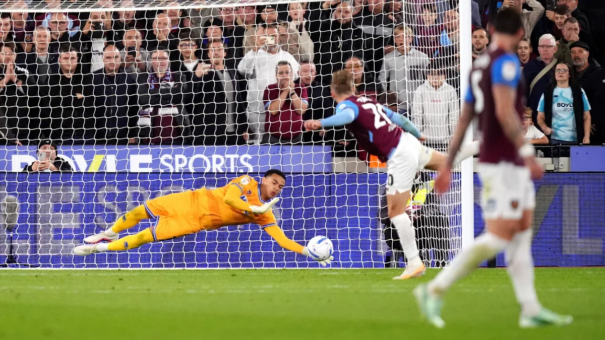 West Ham draws with QPR after missed penalty