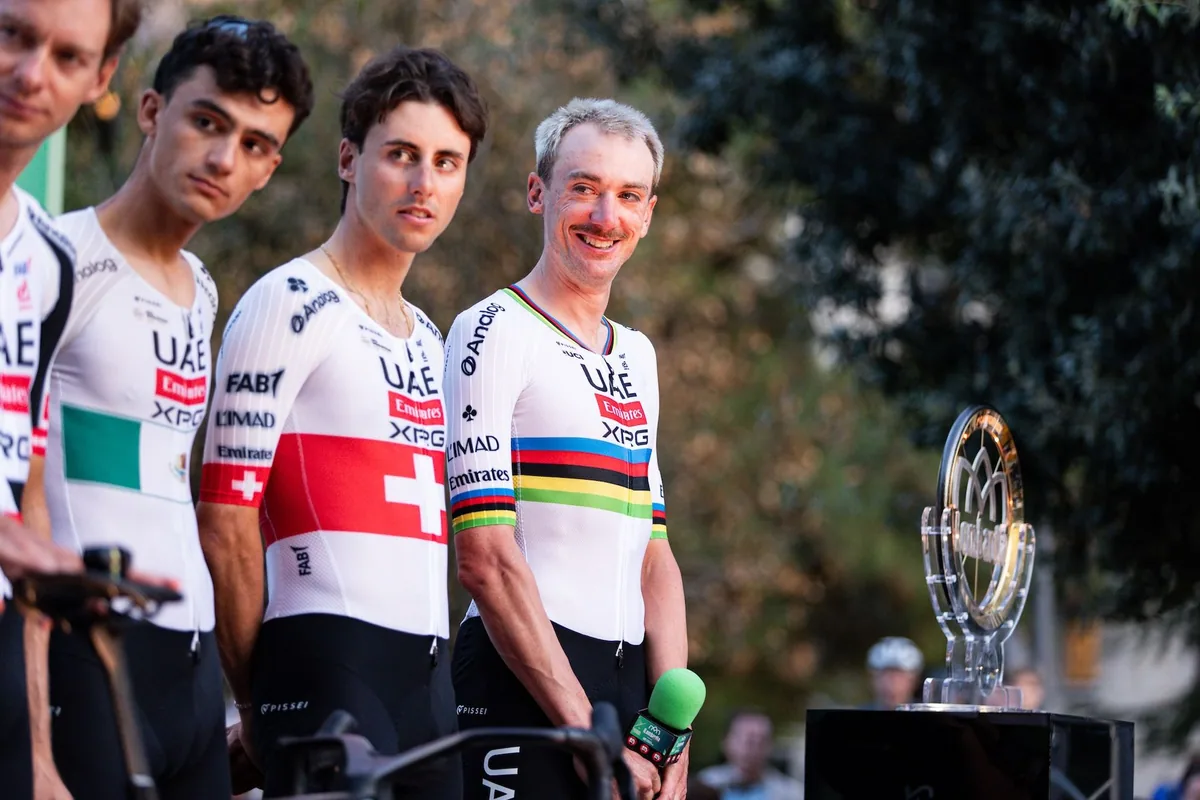 McNulty to wear rainbow jersey at Il Lombardia