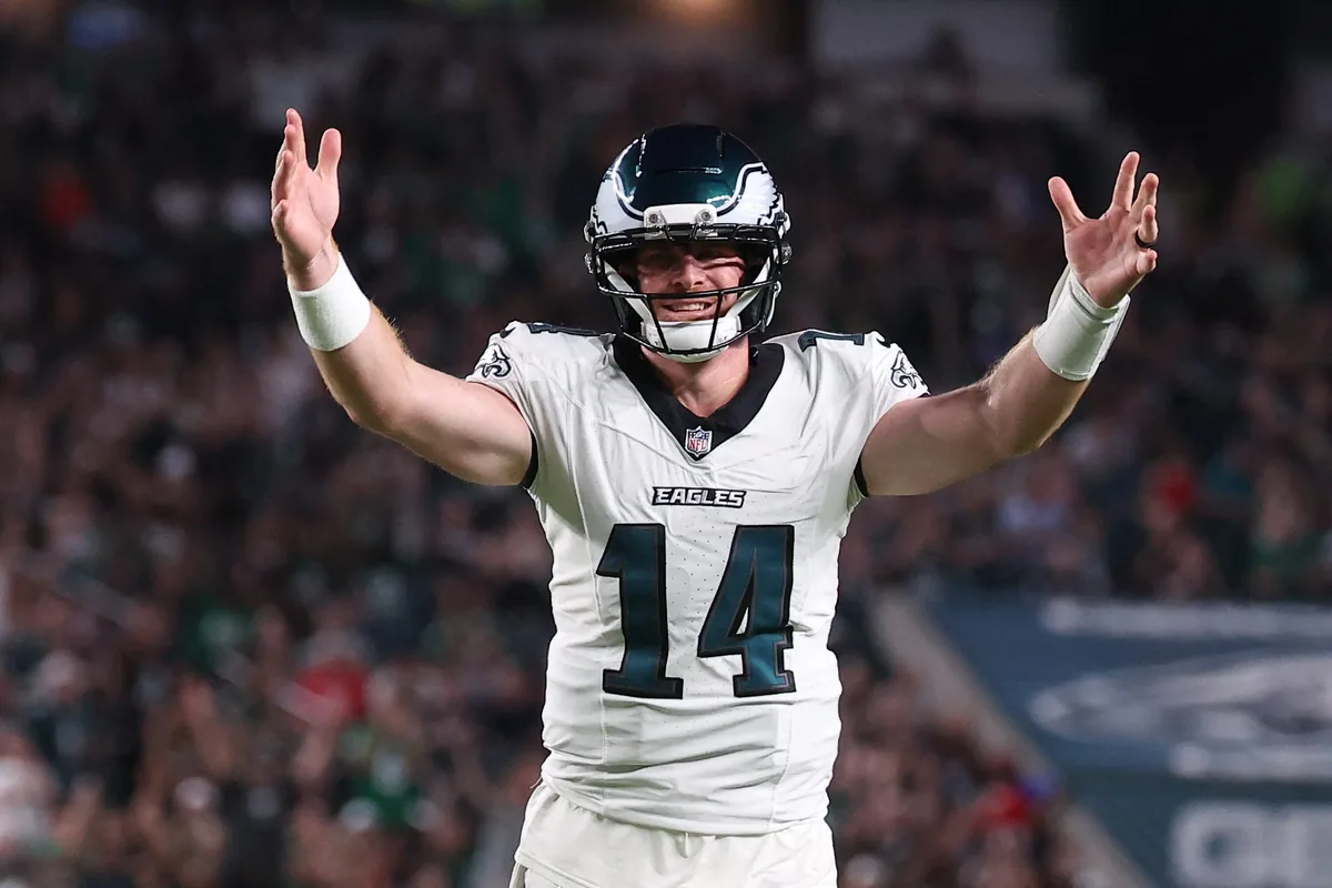 Eagles cut Dalton