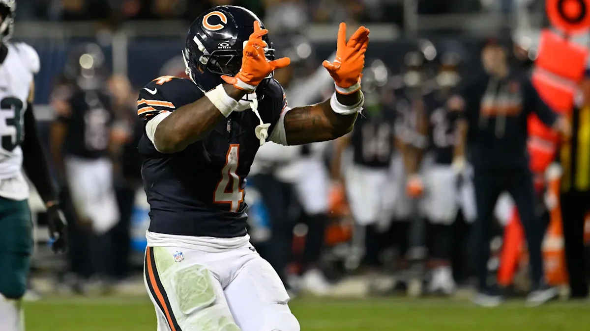 Bears' Swift to play vs Packers with injuries
