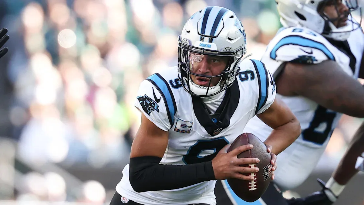 Young sets NFL passing record in Week 6