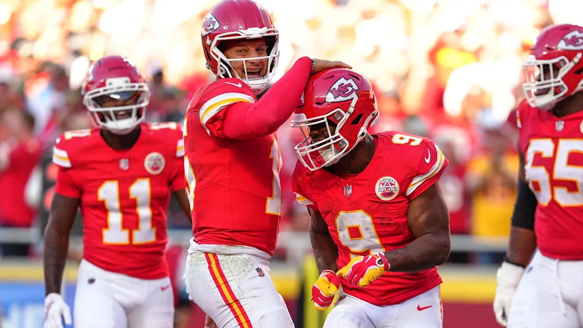 Chiefs stay perfect with win over Chargers
