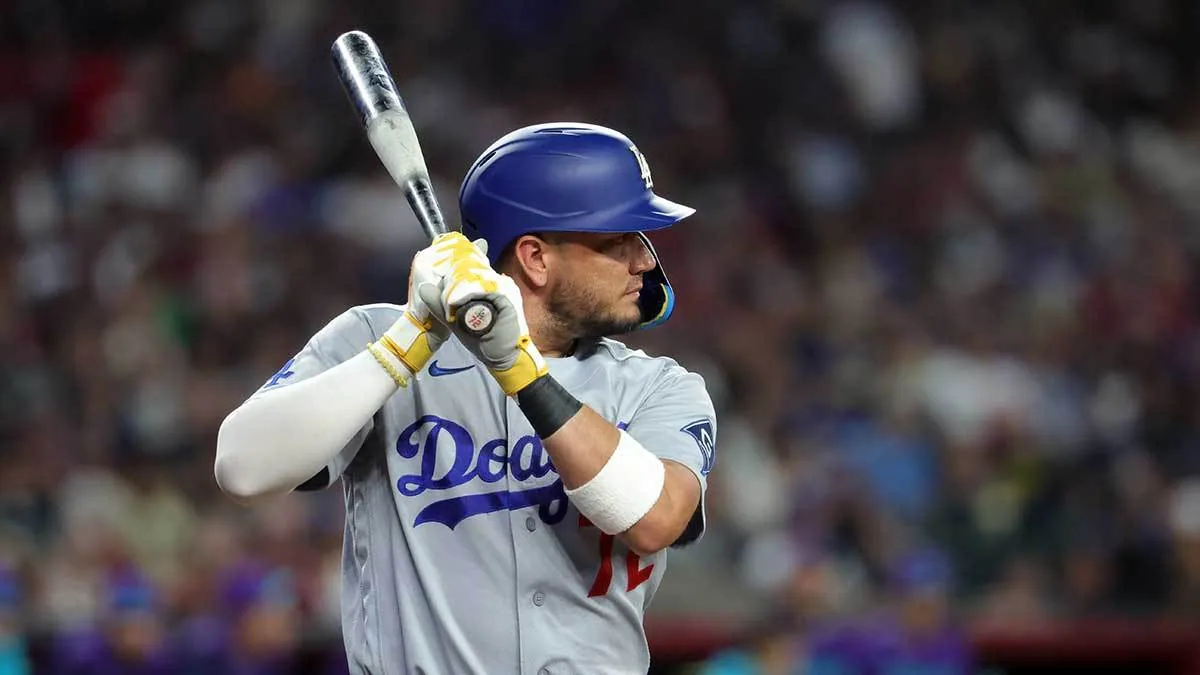 Dodgers' Rojas Back Injury Affects NLCS Depth