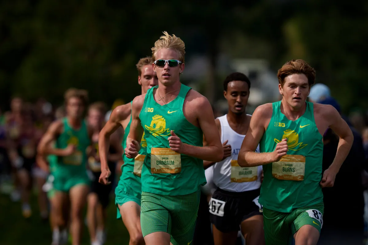 Oregon dominates Dellinger meet with top runners