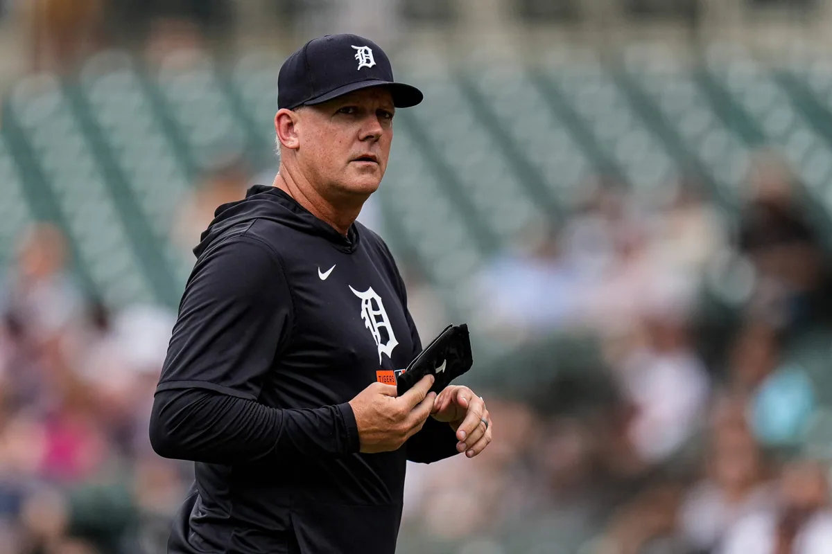 Hinch Blames Delayed Pitching Change for Valdez Struggles