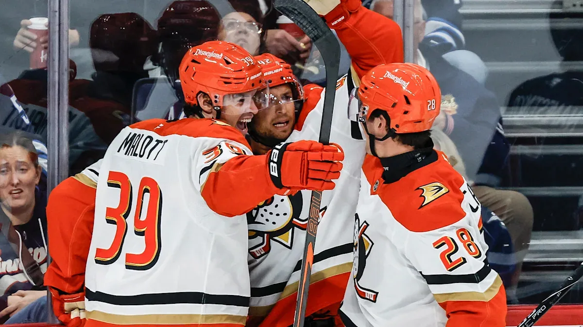 Ducks edge Jets in 5-1 win