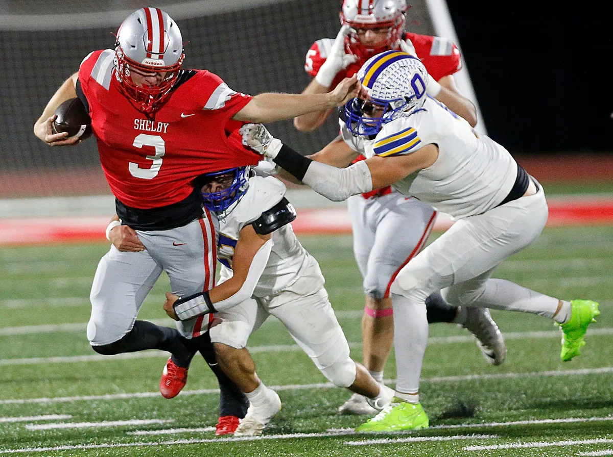 Shelby edges Ontario with 311-yard rushing performance