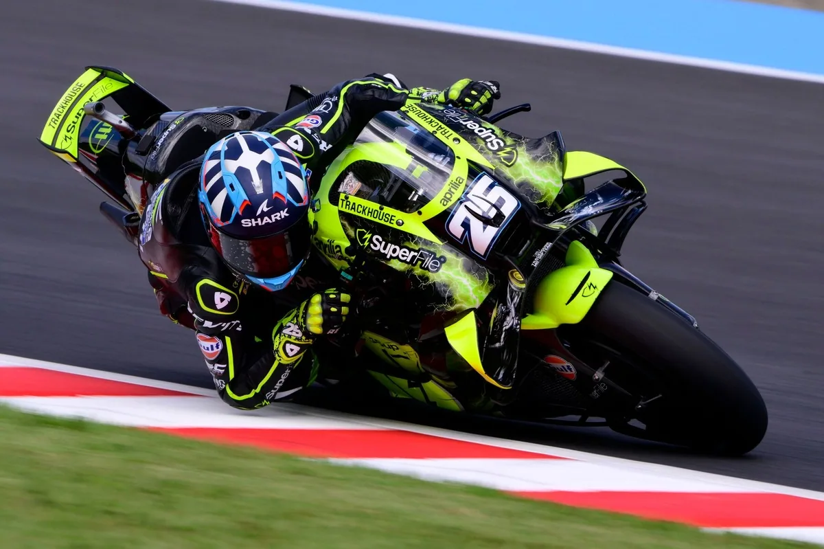 Fernandez takes pole at Indonesian GP