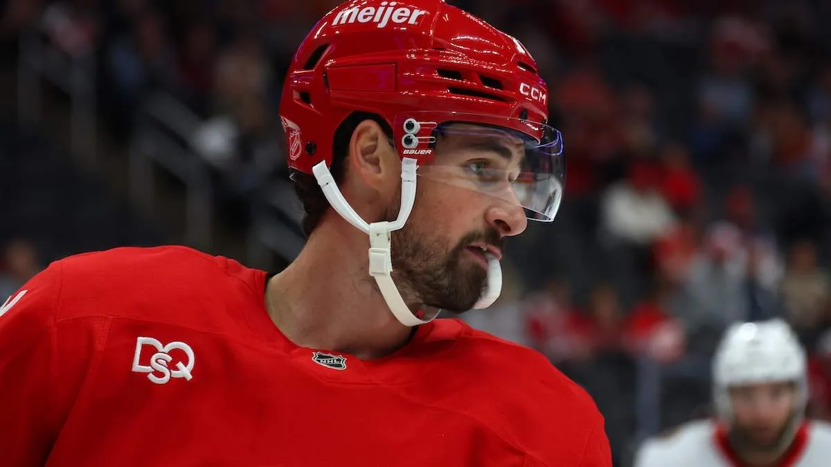 bruins eye larkin for larsen trade
