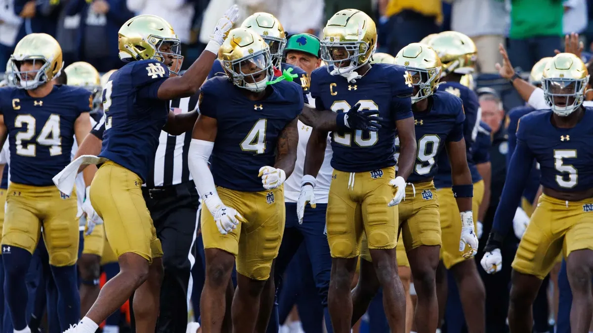 Notre Dame to Face Stanford in College Football Game