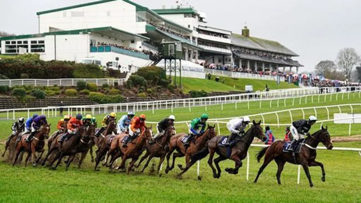Masked Man Wins Chepstow Silver Trophy