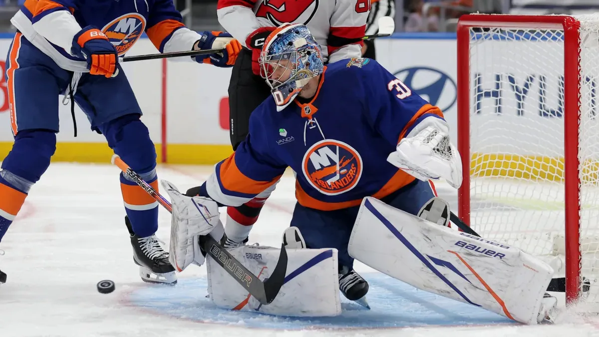 Islanders aim to extend home win streak vs. Lightning