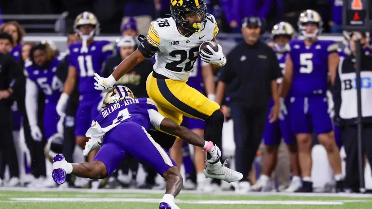 Iowa beats Washington 38-17 in road win