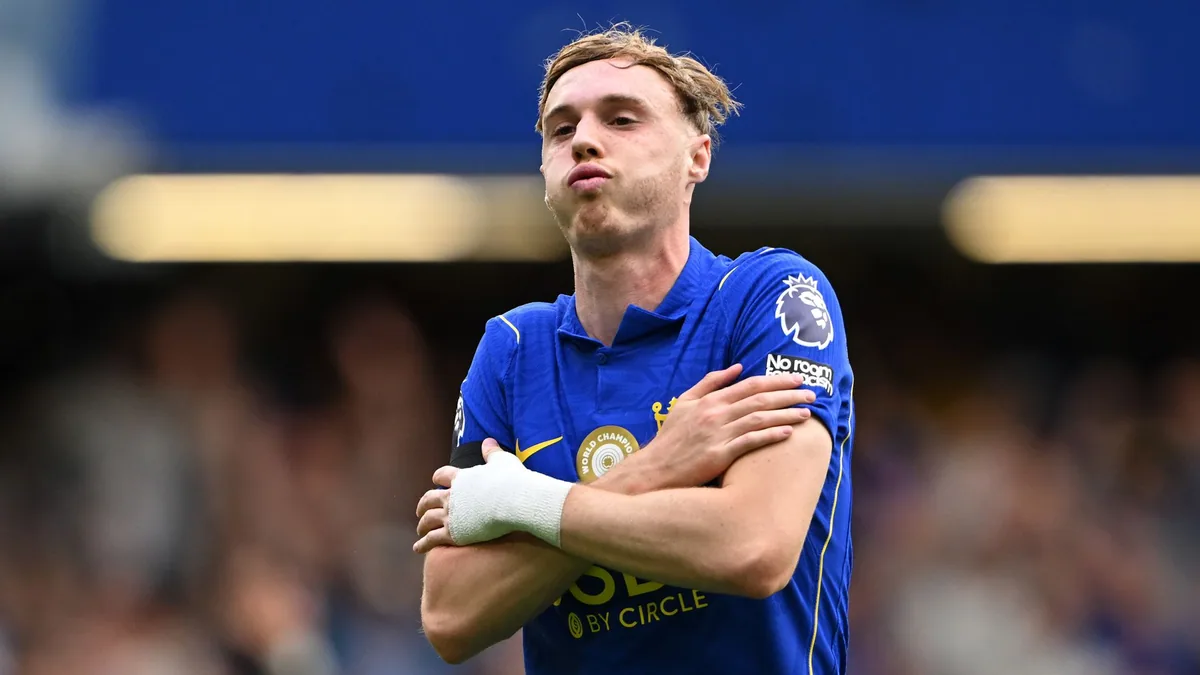 Chelsea extend Cole Palmer's contract