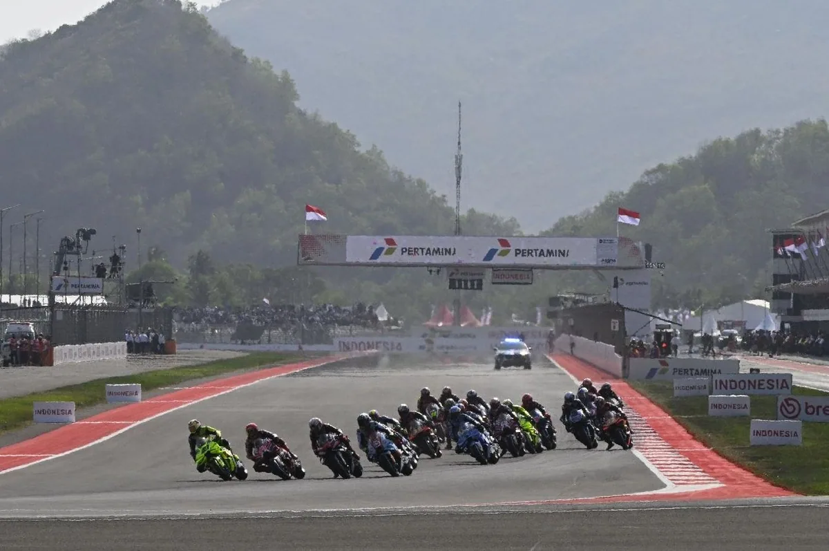 Fernandez starts Indonesian GP after finger injury