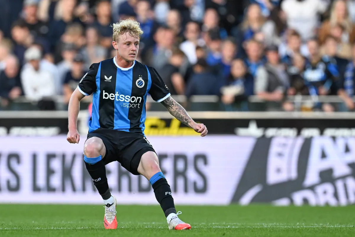 manchester united scouting left-back replacements