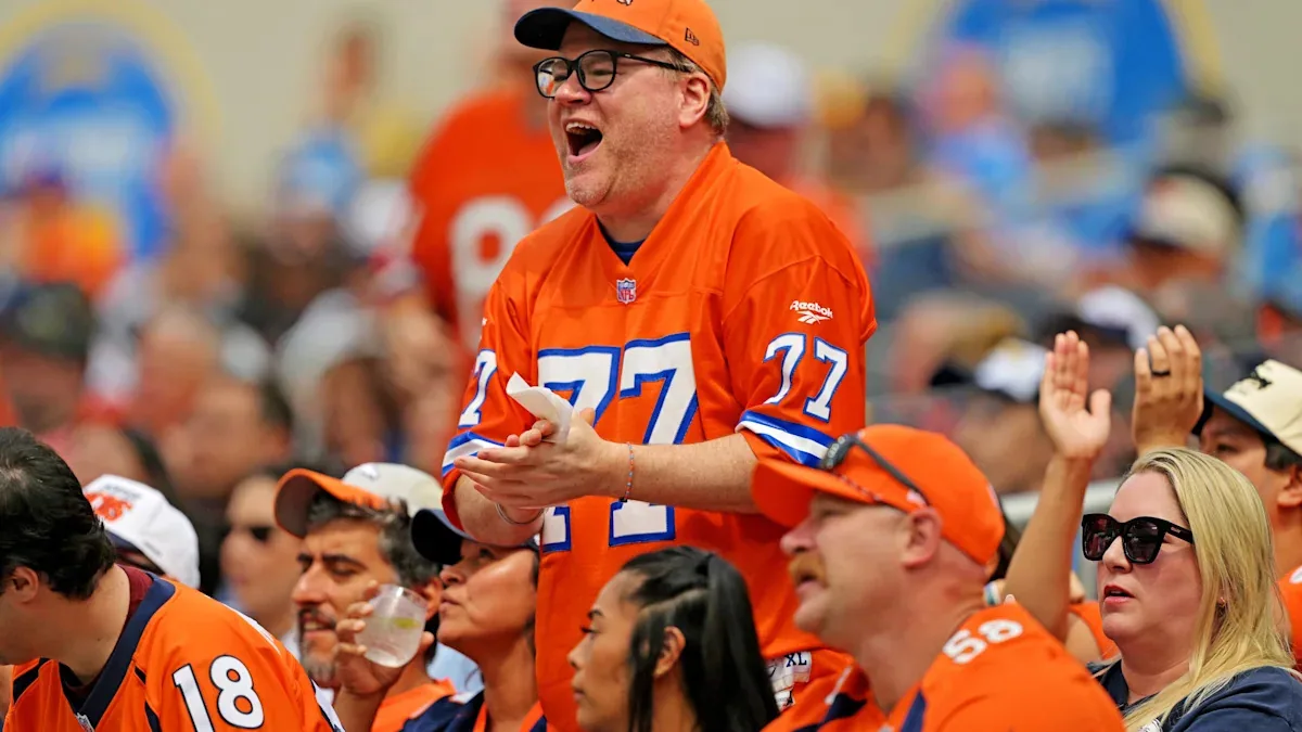 Broncos fans dominate Chargers stadium