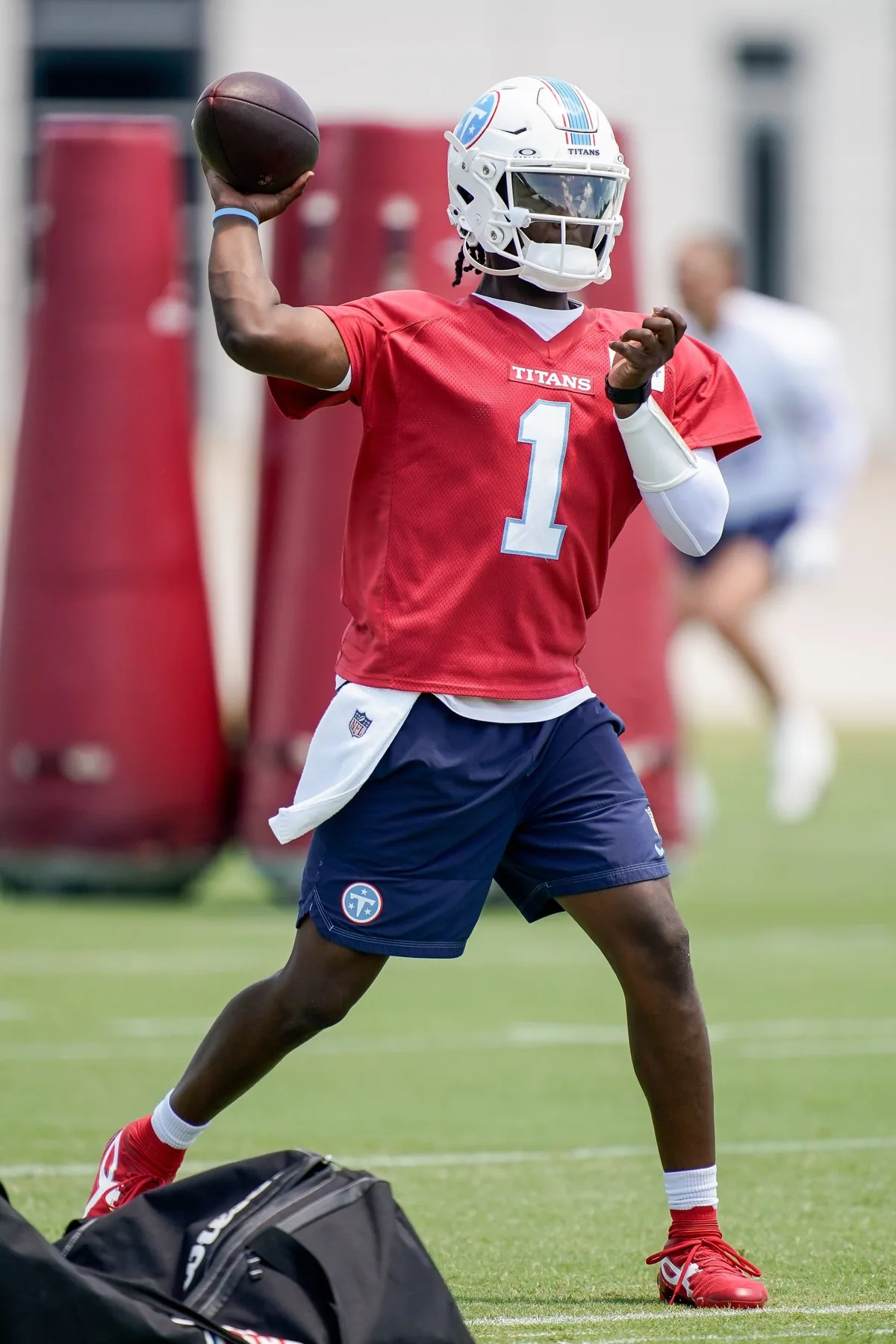 Titans QB Cam Ward's QB Ranking Among NFL Starters Revealed
