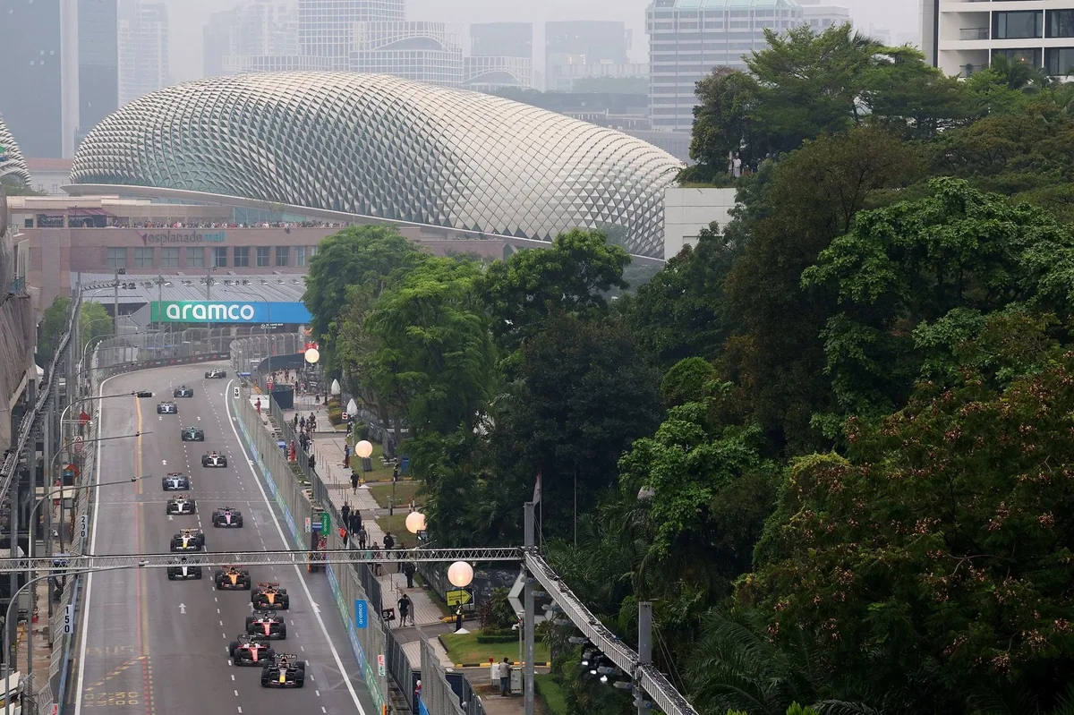 Verstappen wins Singapore sprint, warns of start issues