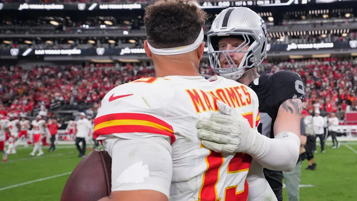 Mahomes reacts to Crosby sacks on podcast
