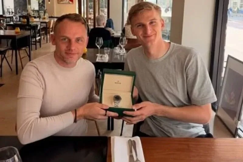 Millroy Visits Hartog on Birthday After Crash