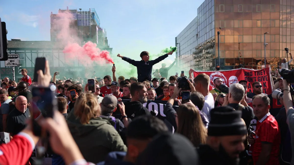 Man United Fans Revive Old Taunt Against Man City