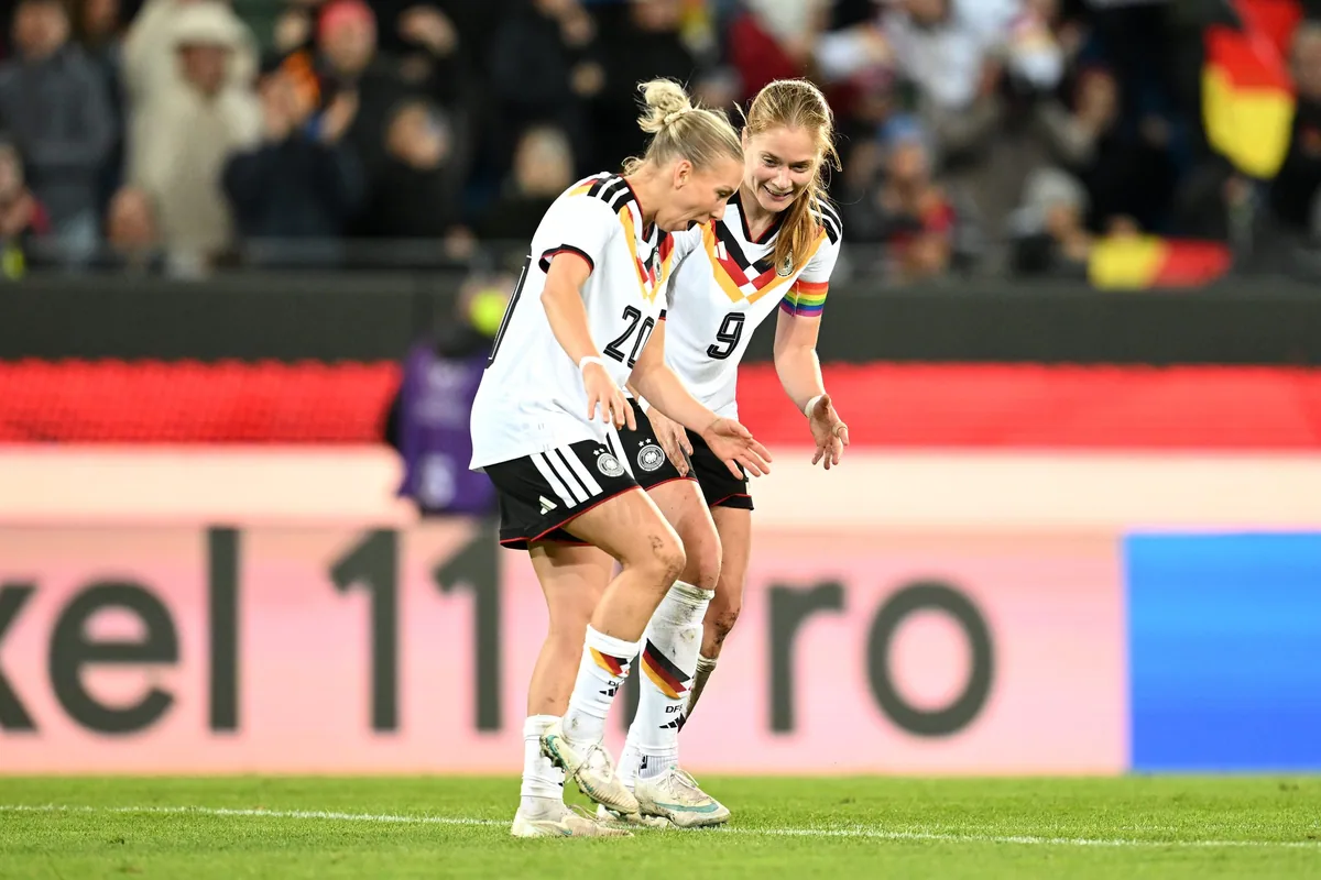 Germany midfielder duo boosts World Cup prospects