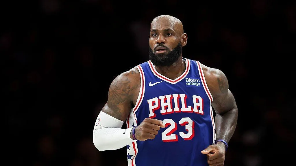 LeBron James loses 76ers pre-season opener