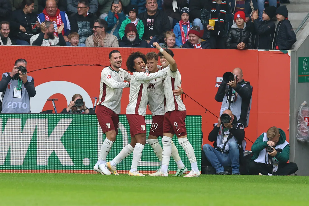 Neuer's error sets Bundesliga record