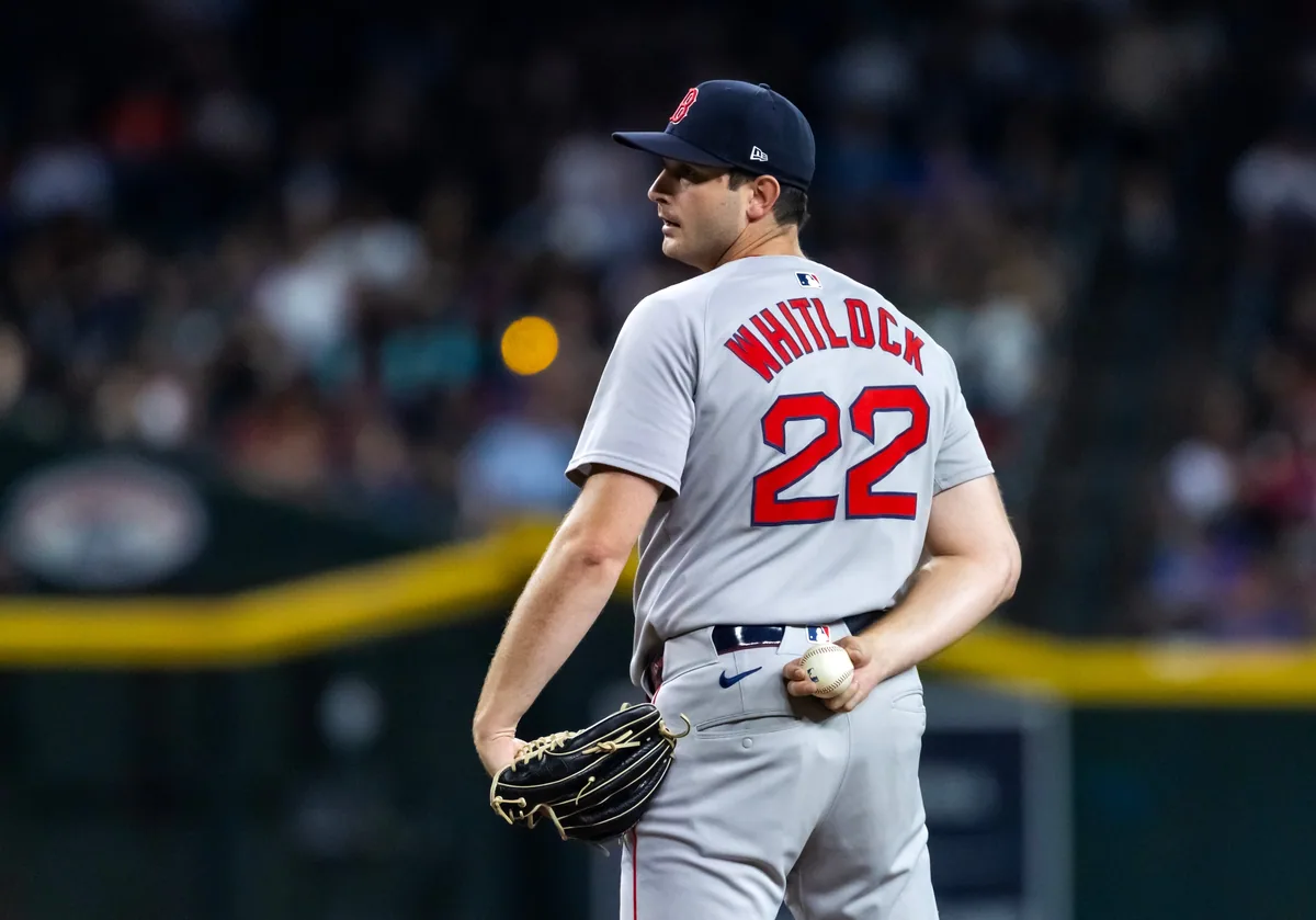 Red Sox reliever pitched with broken leg