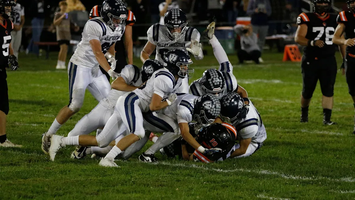 Valley Christian and Oakfield set for playoff clash