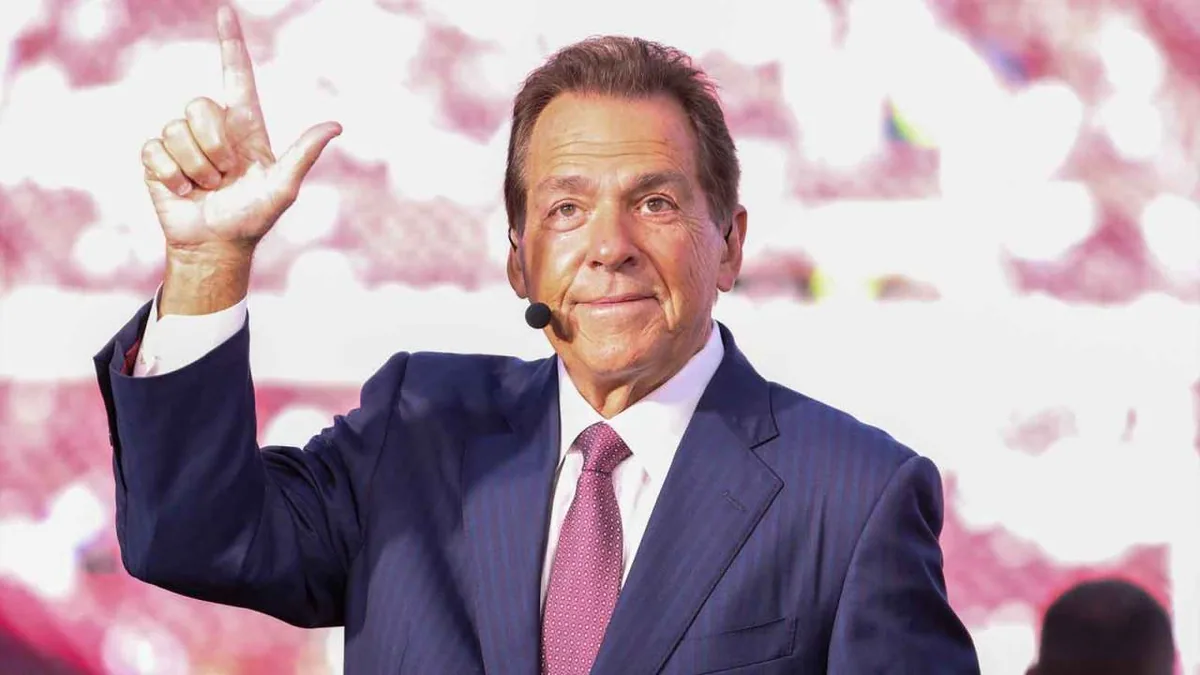 Alabama Football Faces Georgia in Undefeated Clash
