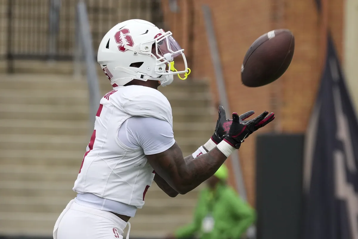 Notre Dame seeks fourth straight win over Stanford