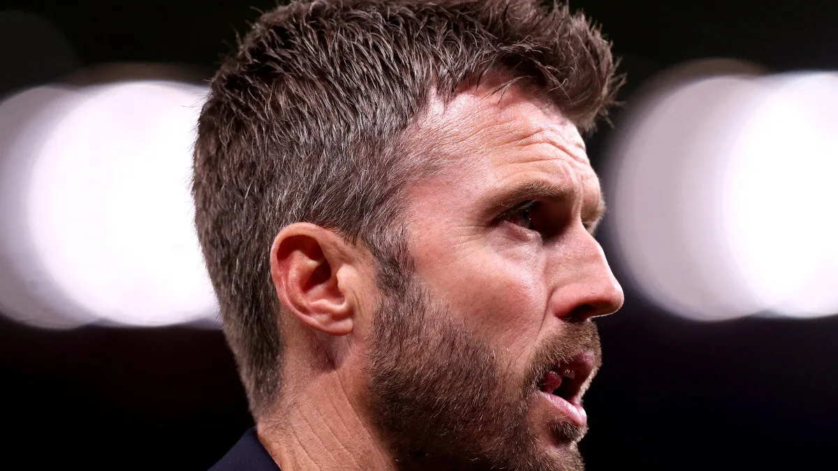 carrick discusses boos after man united draw