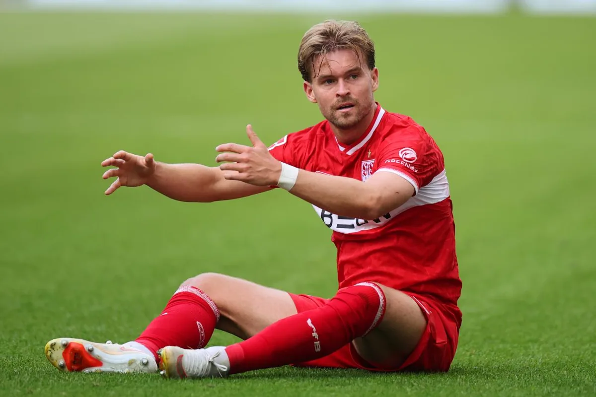Stuttgart left-back injured in Bundesliga win