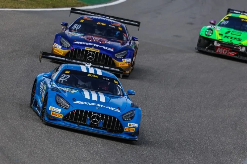 Mercedes-AMG DTM Driver Let Fellow Teammate Pass