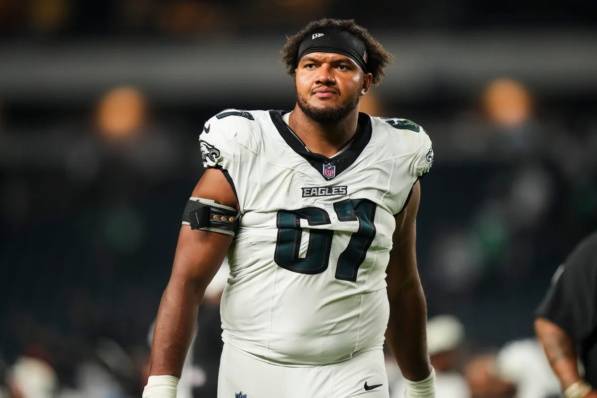 Eagles cut player, add backup ahead of Jaguars game