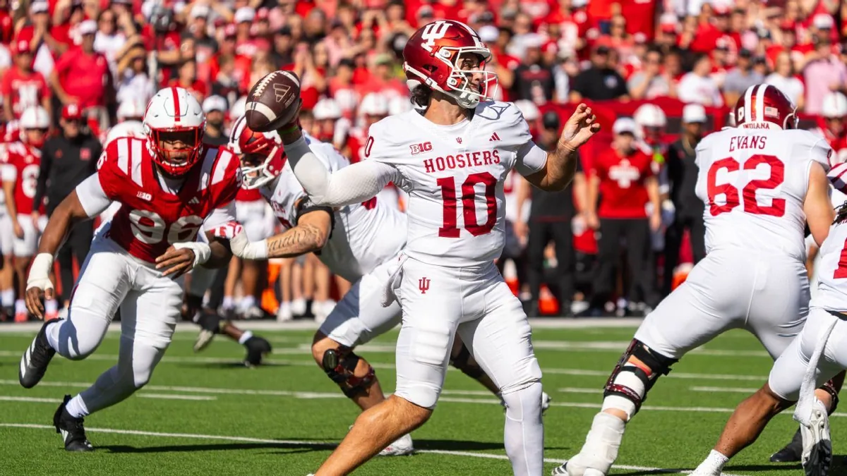 Indiana edges Nebraska with late TD