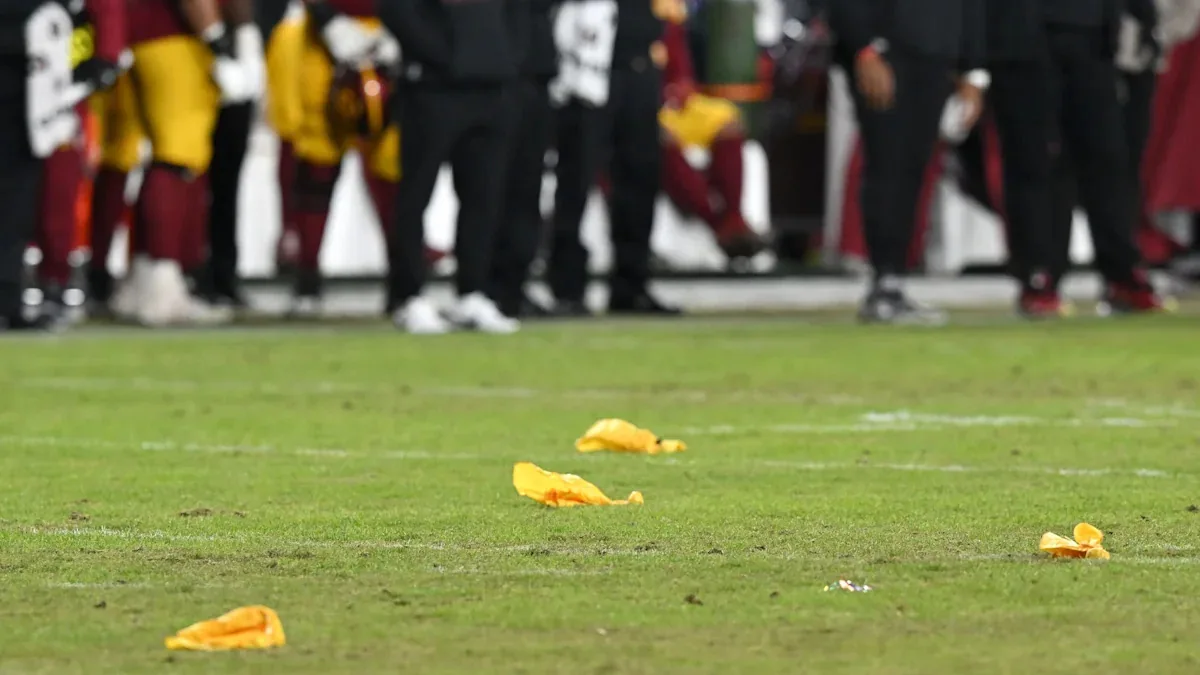 Commanders' OC takes blame for offensive struggles