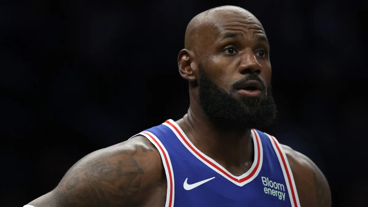 LeBron James scores 22 in 76ers preseason opener