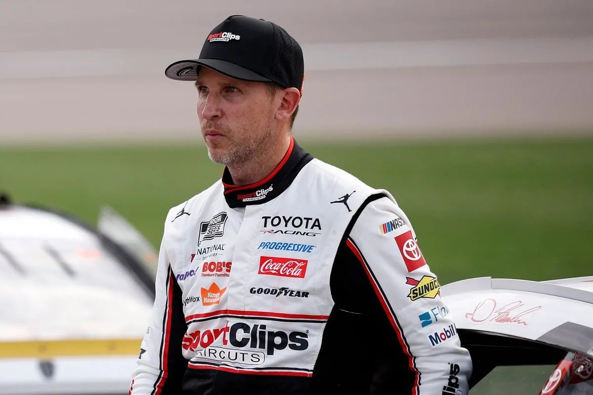 Hamlin trails Larson in Chase points